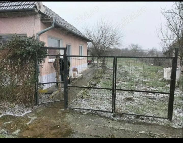 Casă cu 3 camere în Pișcolt