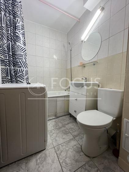 Apartament cu 3 camere semidecomandat, mobilat în Ștefan cel Mare