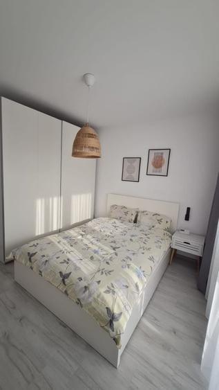 Apartament cu 2 camere semidecomandat, mobilat în Metalurgiei