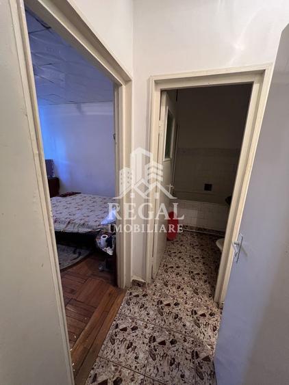 Apartament cu 3 camere decomandat, mobilat în Central