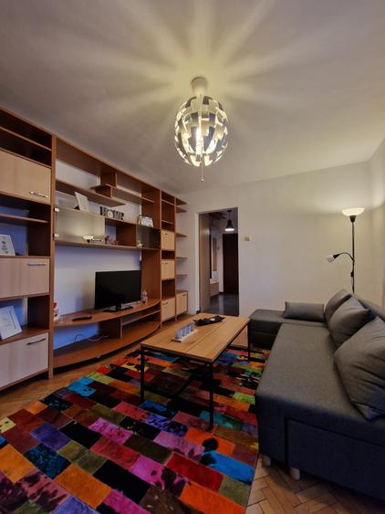 Apartament cu 3 camere semidecomandat în Titan