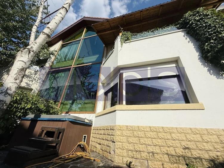 Casă individuală cu 6 camere cu Piscina în Central