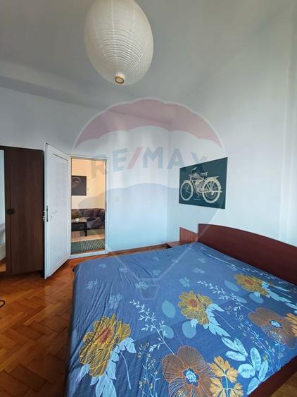 Apartament cu 4 camere decomandat în Universitate