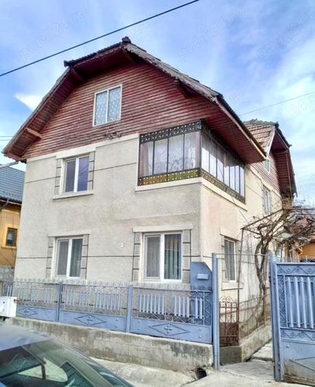 Casă cu 6 camere cu Teren 2803 Mp în Buciumeni