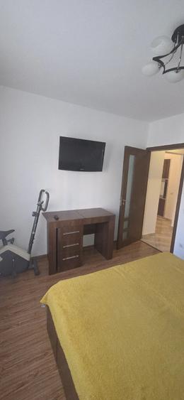 Apartament cu 3 camere decomandat în Sebastian