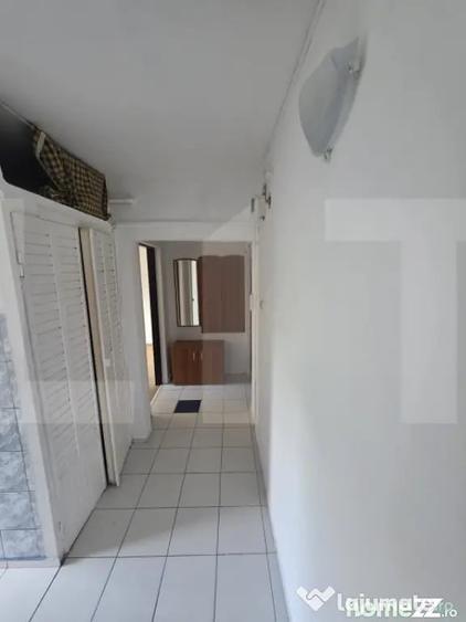Apartament cu 3 camere semidecomandat în Ciucului