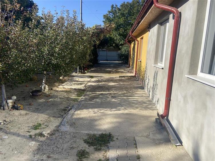 Casă individuală cu 4 camere cu Canalizare în Tătăranu