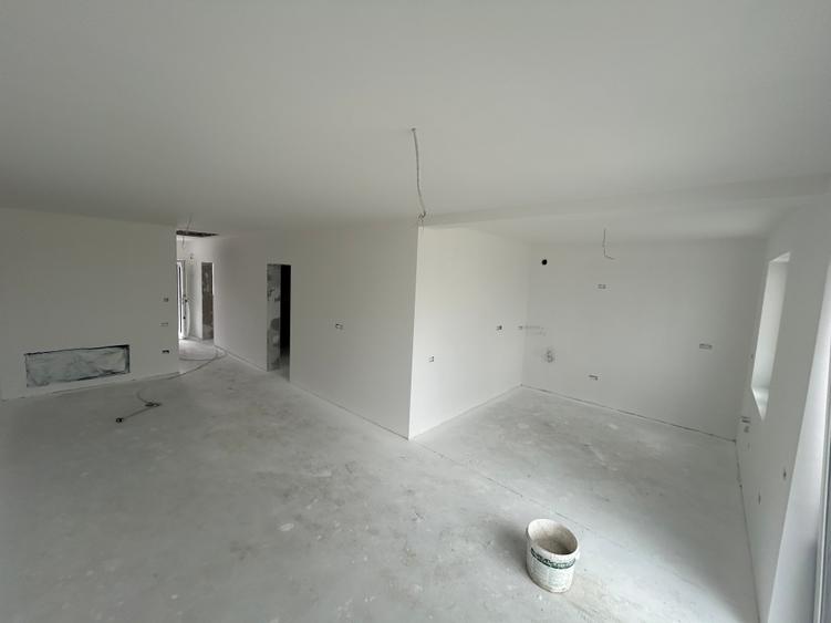 Duplex cu 3 camere cu Canalizare în Moșnița Nouă