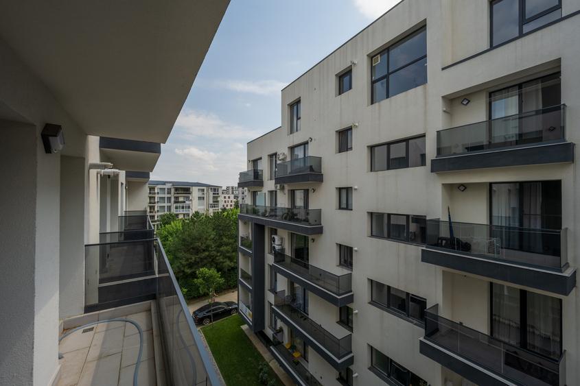 Apartament cu 3 camere decomandat în Titan