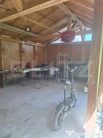 Casă cu 4 camere cu Teren 1100 Mp în Central