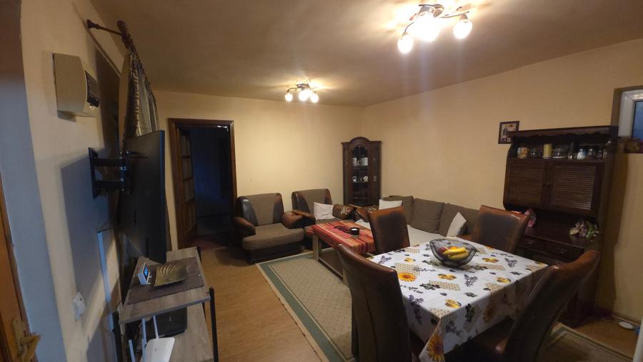 Casă individuală cu 3 camere cu Canalizare în Brătianu