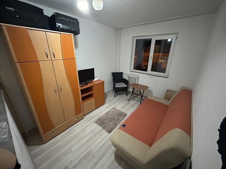 Garsonieră decomandată în Războieni