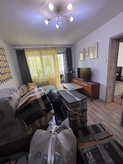 Apartament cu 2 camere semidecomandat în Crângași