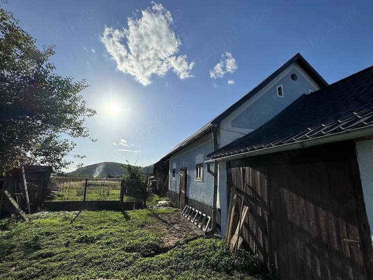 Casă cu 4 camere cu Teren 3200 Mp în Săsarm