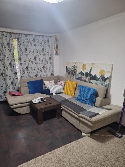 Apartament cu 3 camere decomandat în Dristor