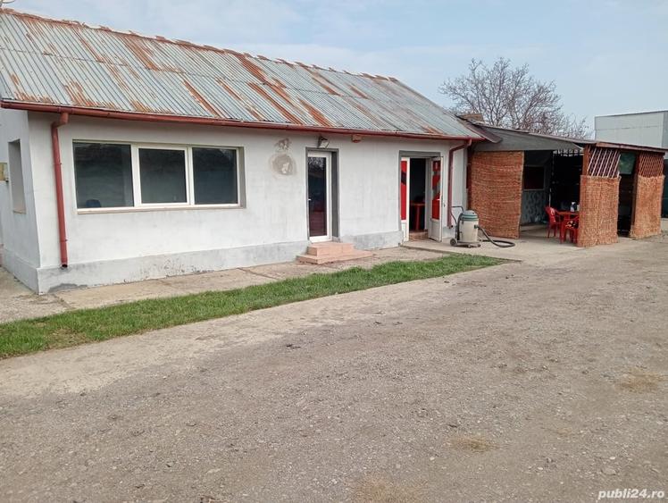 Teren de 2200 mp, în Lipia