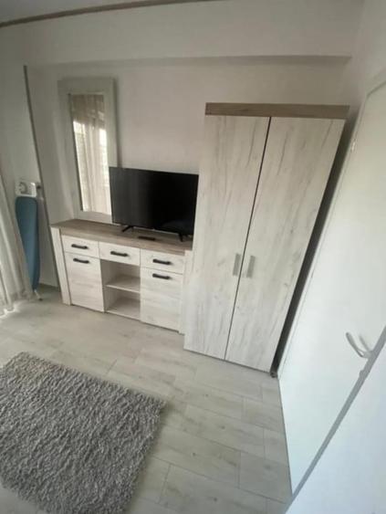 Apartament cu 2 camere semidecomandat, mobilat în Mamaia-Sat