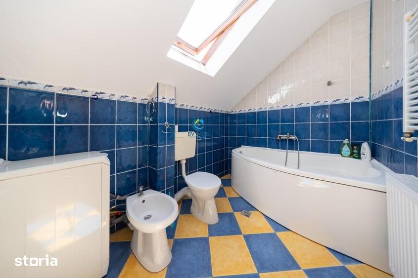 Casă cu 4 camere cu Teren 445 Mp în Bunloc