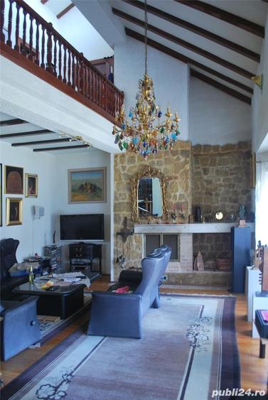 Casă cu Teren 3700 Mp în Topoloveni