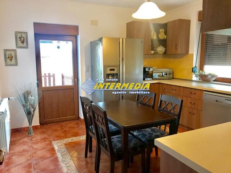 Casă individuală cu 5 camere cu Teren 550 Mp în Cetate