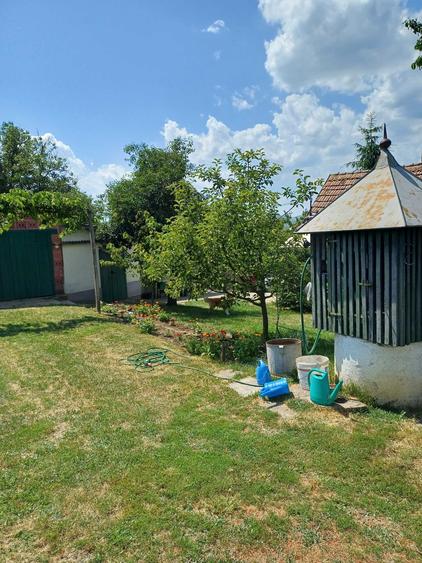 Casă cu 4 camere în Vânători
