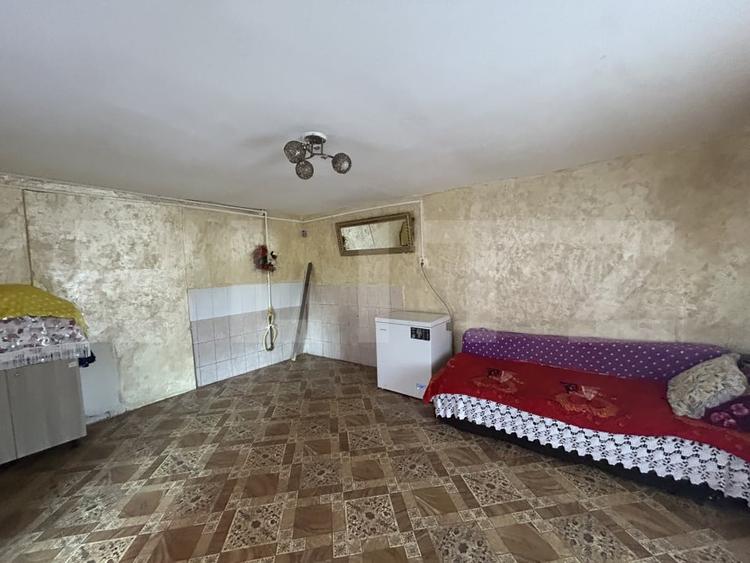 Casă individuală cu 3 camere cu Canalizare în Central