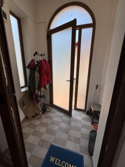 Casă individuală cu 5 camere cu Canalizare în Ultracentral