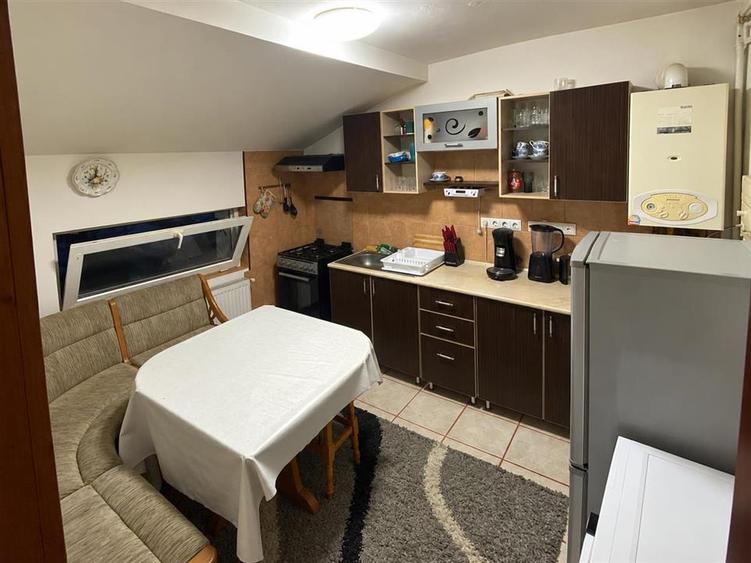 Apartament cu 3 camere semidecomandat în Țiglari