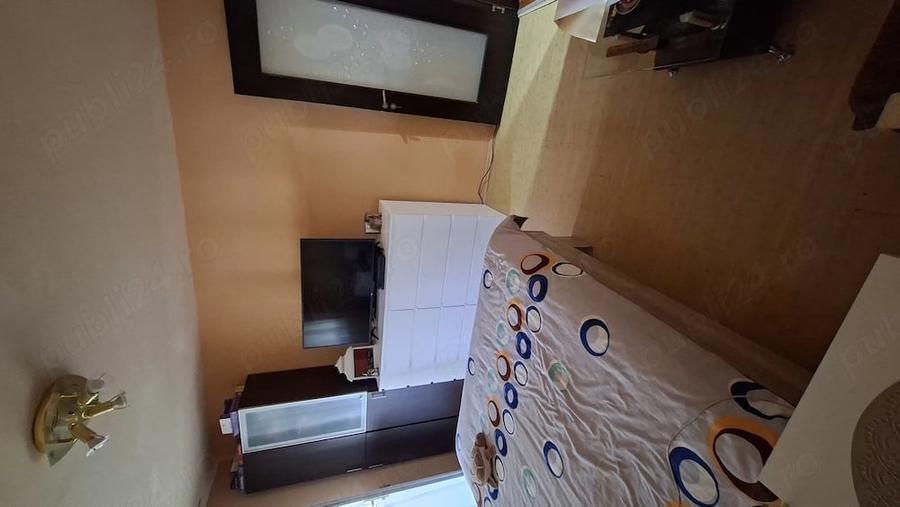 Apartament cu 3 camere decomandat în Micro 5
