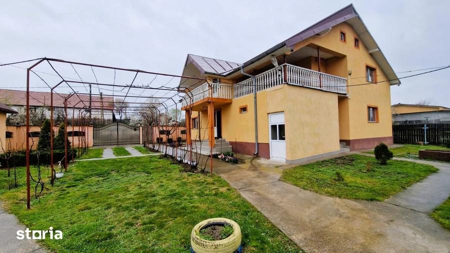 Casă cu 5 camere cu Teren 1500 Mp în Valea Mare