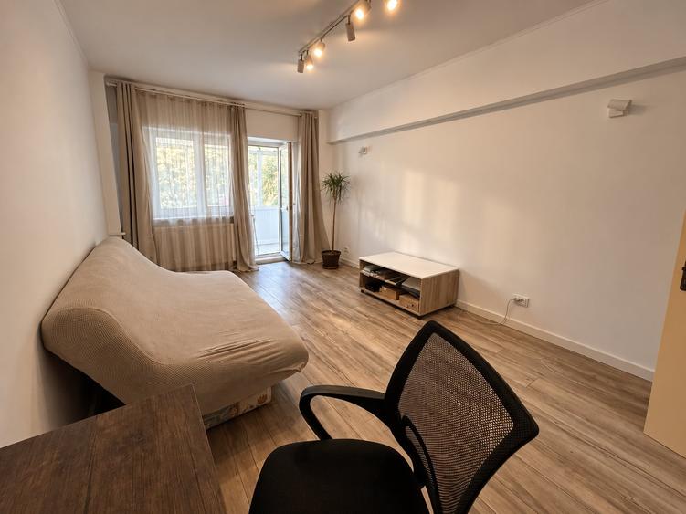 Apartament cu 3 camere decomandat, mobilat în Tomis II