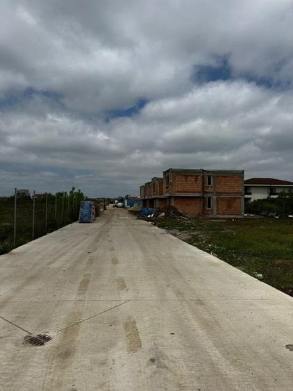 Teren Construcții intravilan de 584 mp, în Odăi