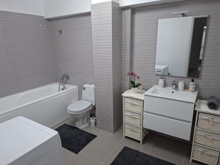 Apartament cu 2 camere decomandat în Făcăi