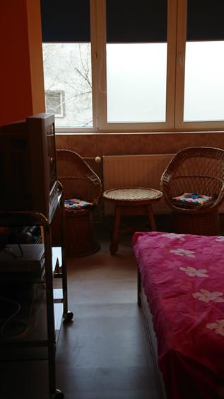 Apartament cu 3 camere semidecomandat în Basarab