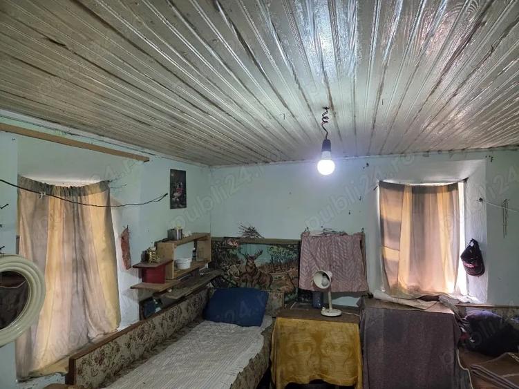 Casă cu 2 camere cu Teren 3500 Mp în Crasna