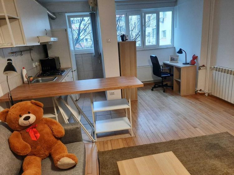 Garsonieră decomandată în Iancului