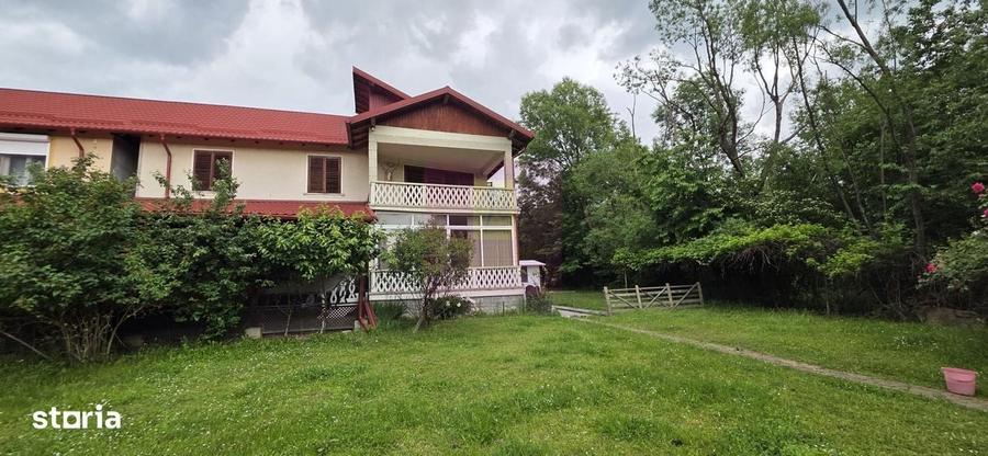 Casă cu 4 camere în Central