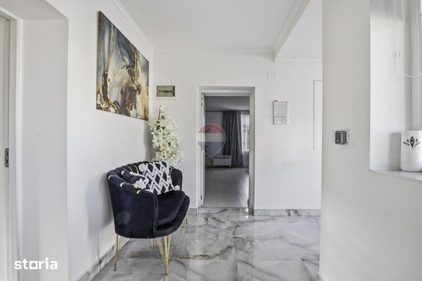 Casă cu 3 camere cu Teren 1439 Mp în Secusigiu