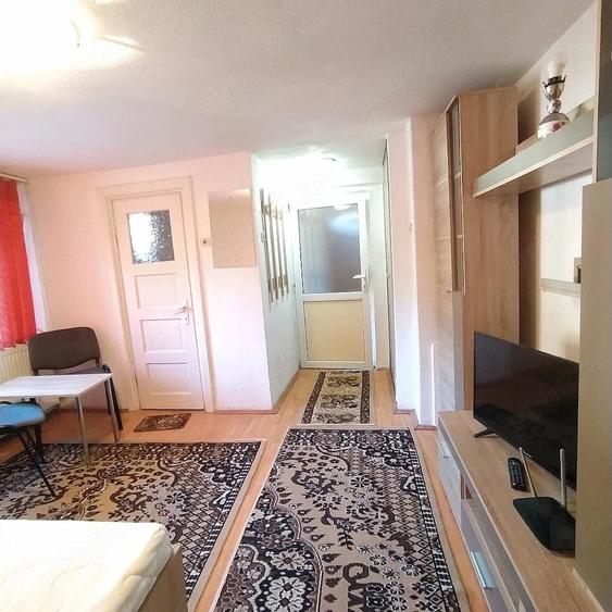 Garsonieră nedecomandată în Schei