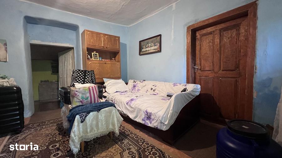 Casă cu 4 camere cu Teren 2921 Mp în Olteni