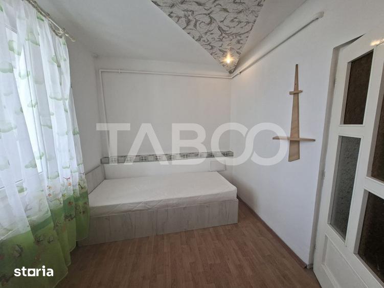 Apartament cu 3 camere semidecomandat, mobilat în Mihai Viteazul