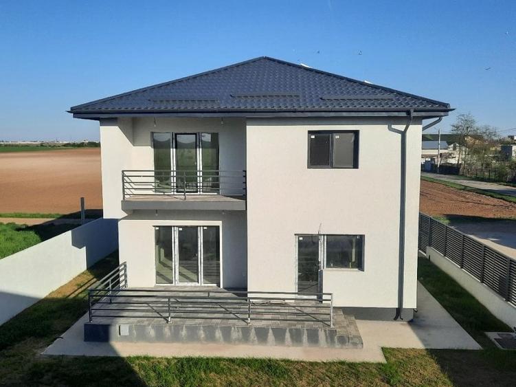 Casă individuală cu 5 camere cu Teren 376 Mp în Zurbaua