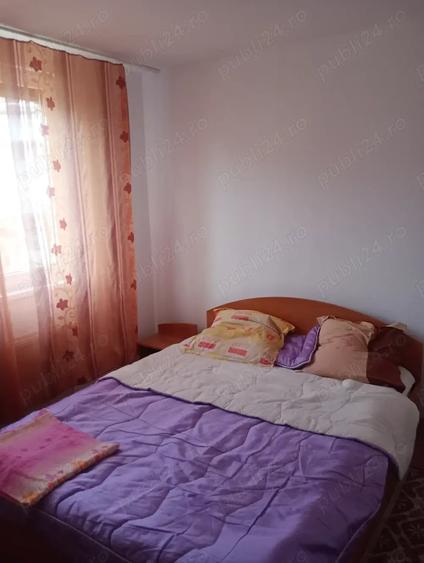 Apartament cu 3 camere semidecomandat în Dărmănești