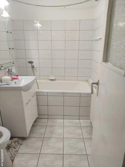 Apartament cu 4 camere decomandat în Bejan