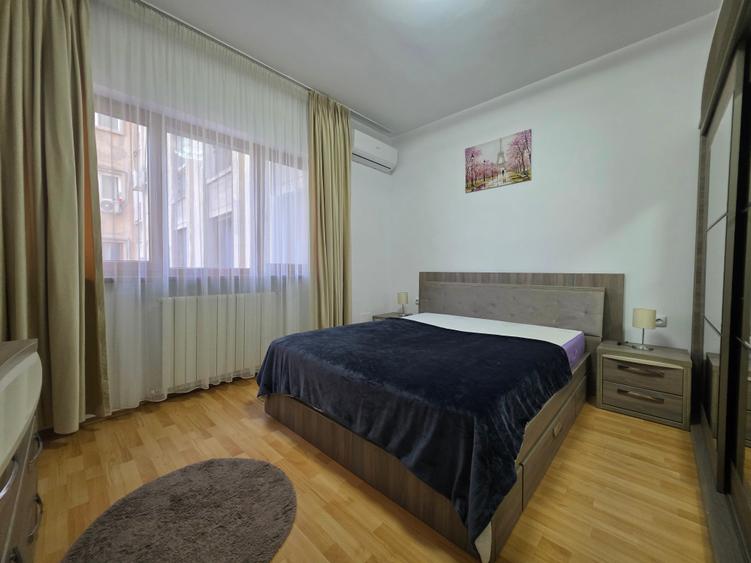 Apartament cu 2 camere semidecomandat în P-ța Universității