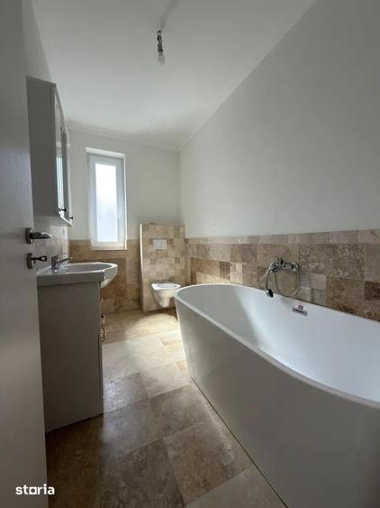 Apartament cu 3 camere decomandat în Girocului