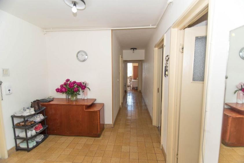 Apartament cu 4 camere decomandat în Ultracentral