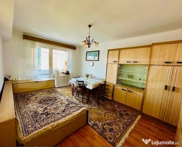 Apartament cu 3 camere decomandat în Unirii