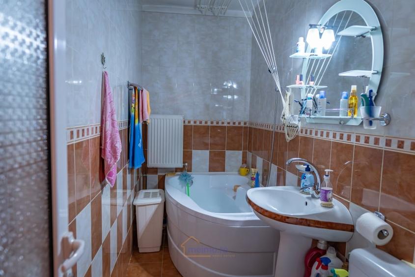 Apartament cu 2 camere decomandat, mobilat în Moinești