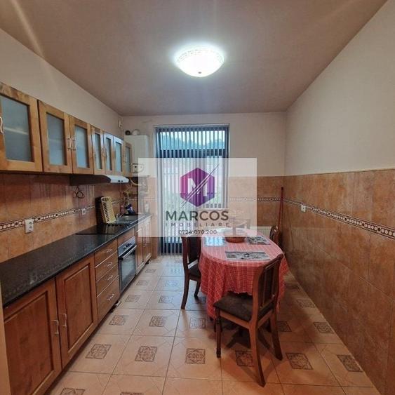 Penthouse cu 7 camere decomandat în Muncitoresc